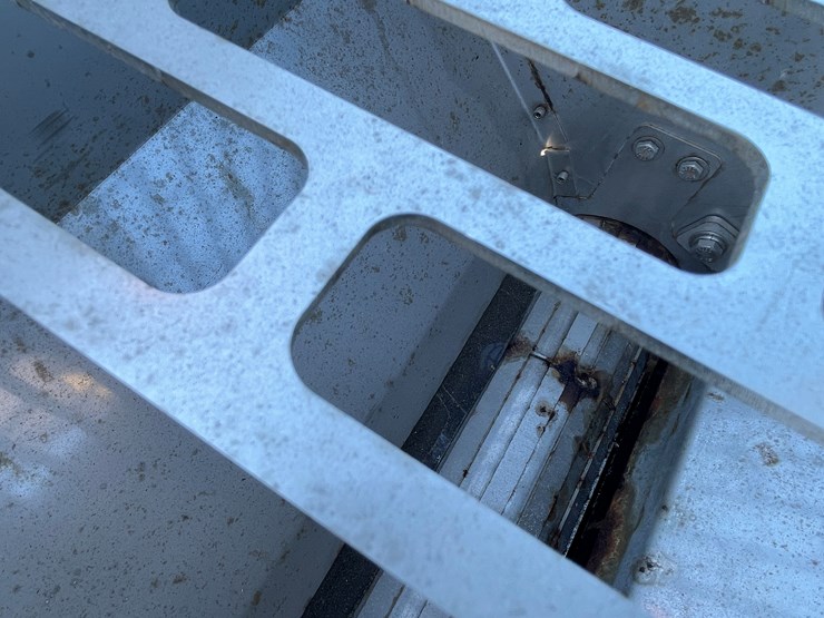 #4948-•-boss-exact-path-drop-salt-spreader-image-11