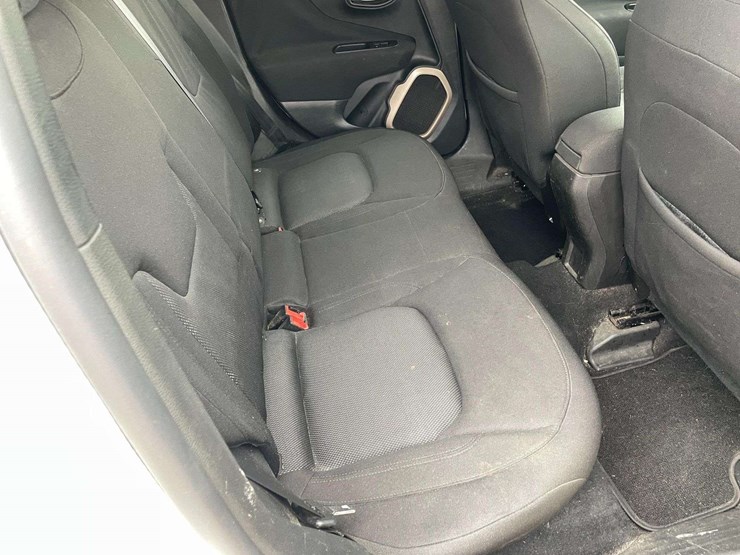 2017-jeep-renegade-image-16