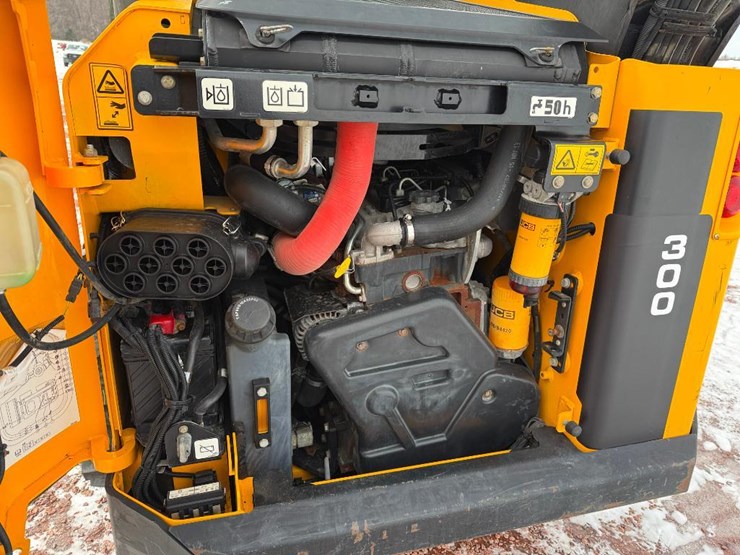 jcb-300-image-25