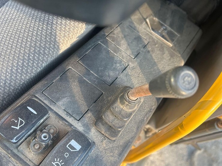 2016-volvo-ecr235el-image-29