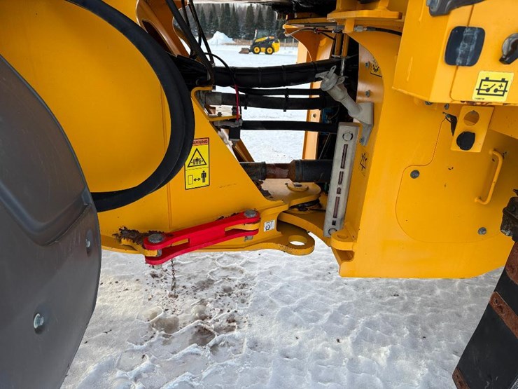 2015-volvo-l90g-image-25