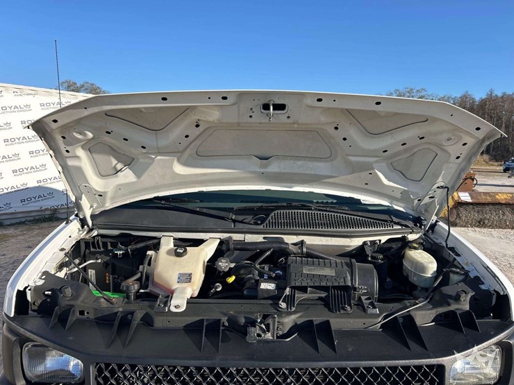 2015-chevrolet-express-2500-image-7