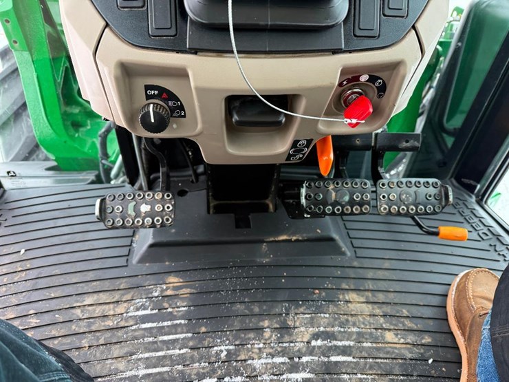 john-deere-6105e-image-57