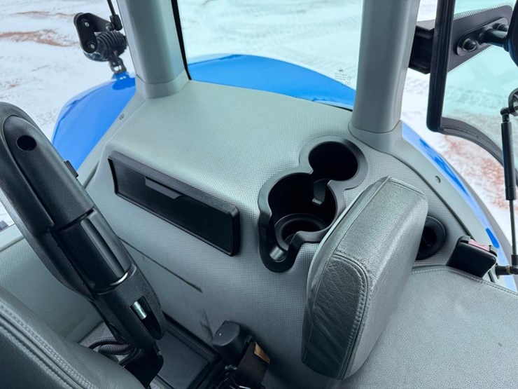new-holland-t8.320-image-68