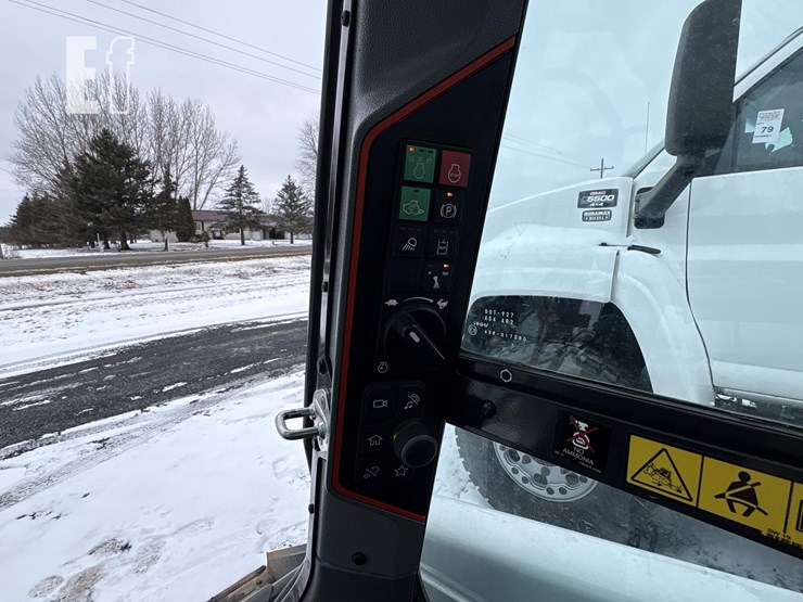 2023-bobcat-t62-image-25