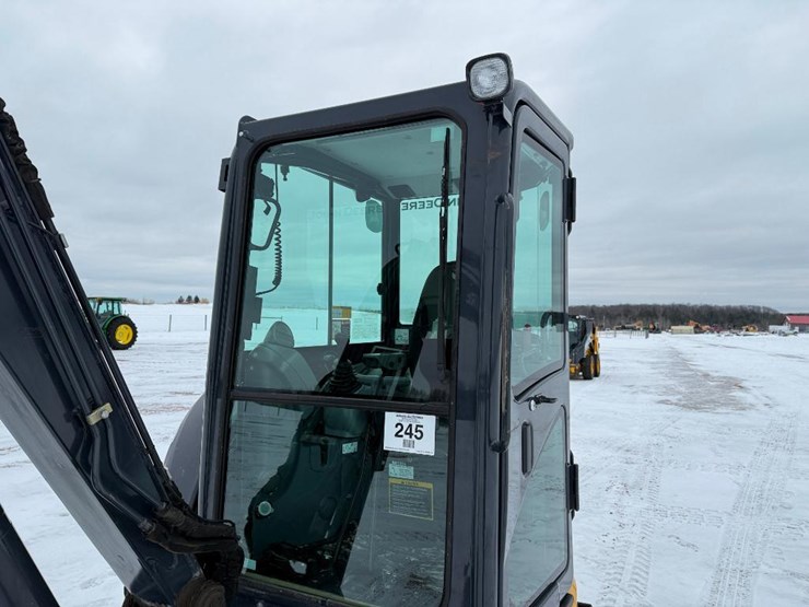 2018-deere-35g-image-27