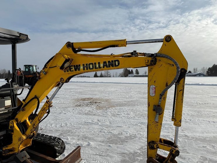 new-holland-e27sr-image-30