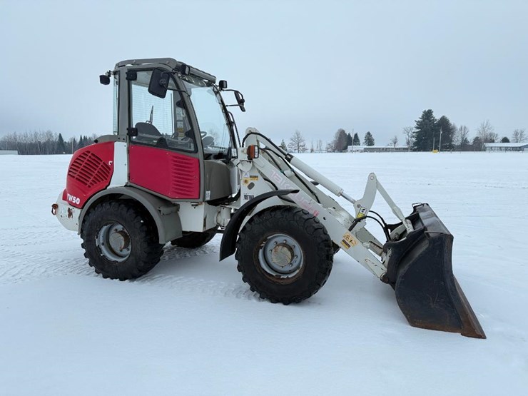 2013-takeuchi-tw50-image-3