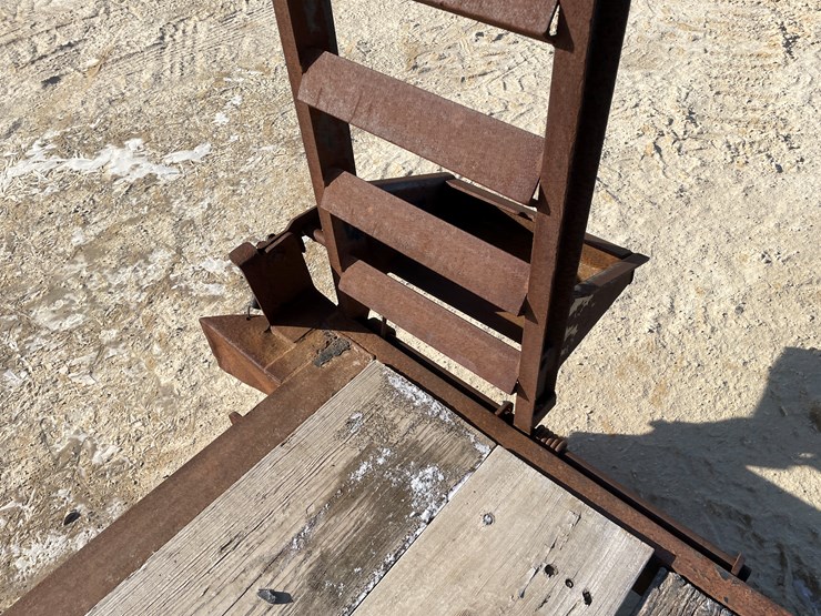 #300-•-2005-towmaster-dual-axle-trailer-(sells-with-no-title)-image-20