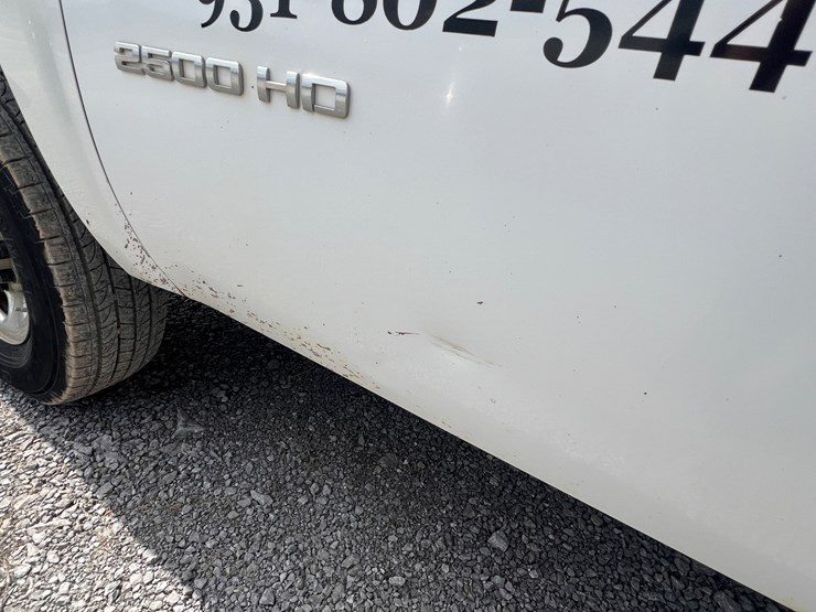 2009-chevrolet-2500-image-11