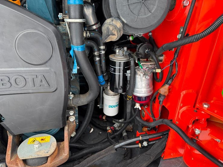 kubota-ssv75-image-25