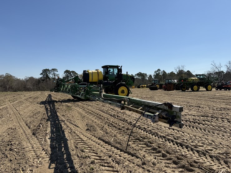 2017-john-deere-r4030-image-11