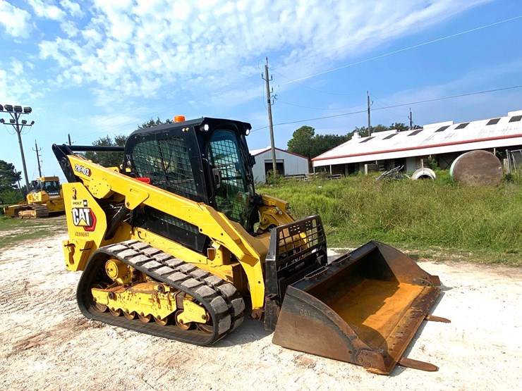 2023-caterpillar-249d3-image-8