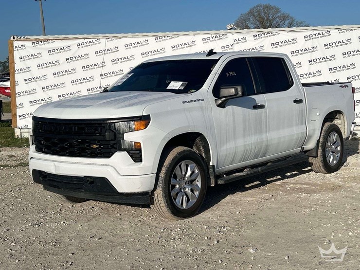 2022-chevrolet-silverado-1500-image-1
