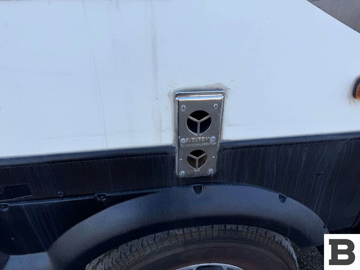 2018-keystone-sprinter-5th-wheel-trailer-image-33