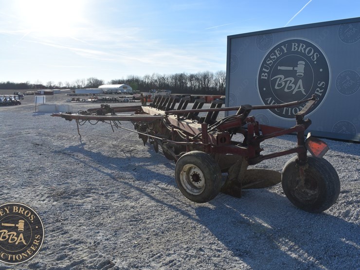 international-7-image-3