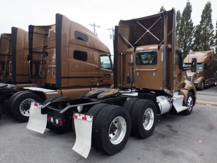 2022-kenworth-t680-image-8
