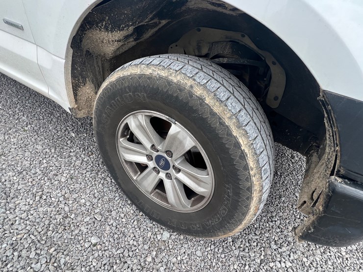 2017-ford-f150-xl-image-12