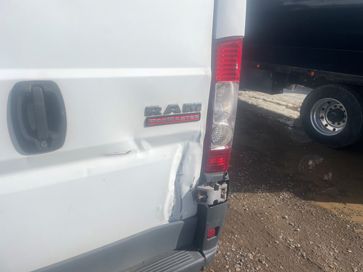 2016-dodge-3500-image-8