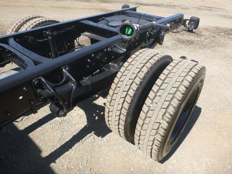 2023-chevrolet-silverado-5500hd-image-23