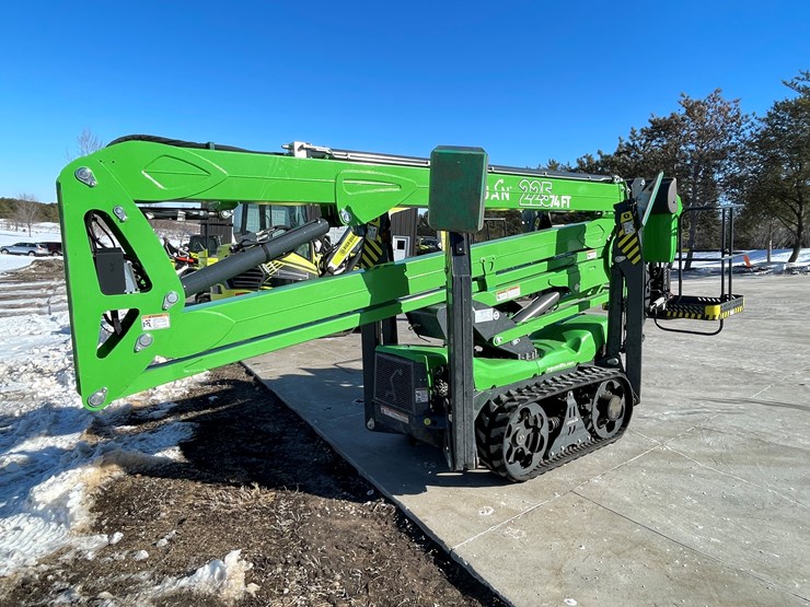 #103-•-2024-leguan-225-track-drive-articulating-boom-lift-image-5