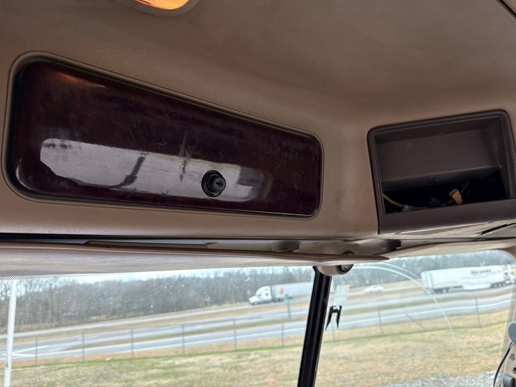 #30930-•-2012-freightliner-coronado-tandem-axle-truck-tract-image-29