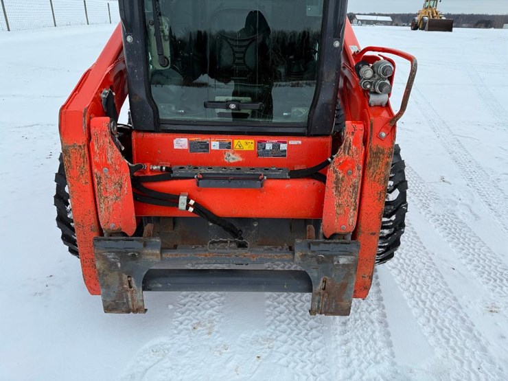kubota-ssv75-image-12