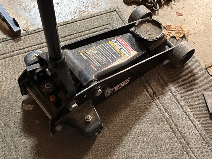 #63-•-3-ton-floor-jack-image-4