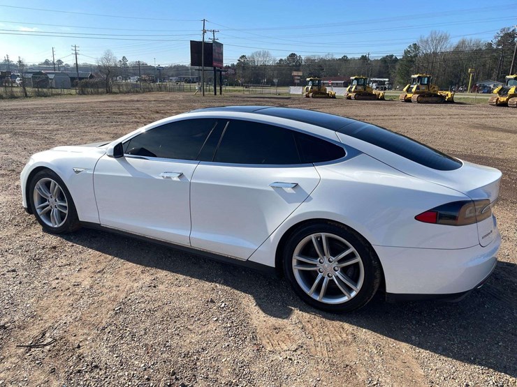 2013-tesla-model-s-4-door-sedan-(135,834-miles)-image-2