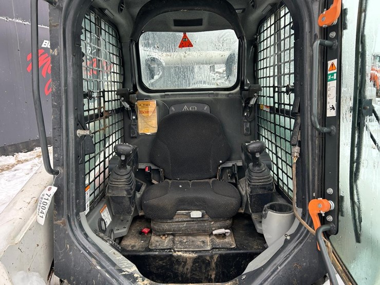 2021-bobcat-t770-image-19