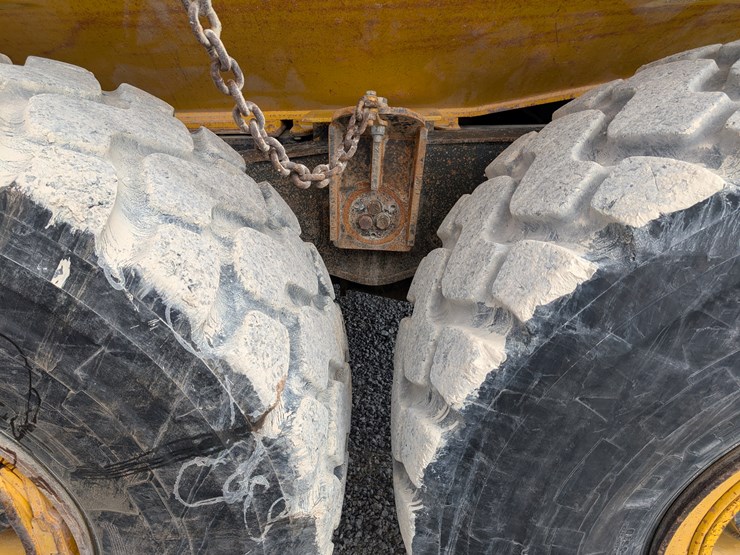 komatsu-hm400-2-image-12