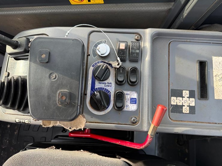 2011-komatsu-wa250pz-6-image-60