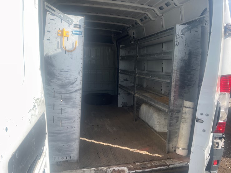 2016-dodge-3500-image-13