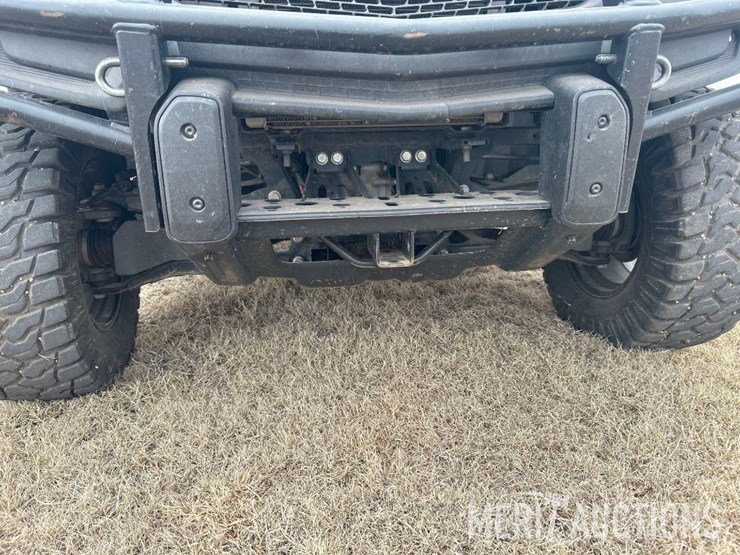 2021-john-deere-gator-image-12