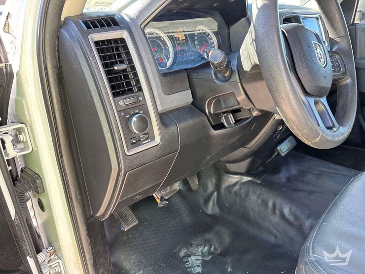 2018-dodge-1500-image-24