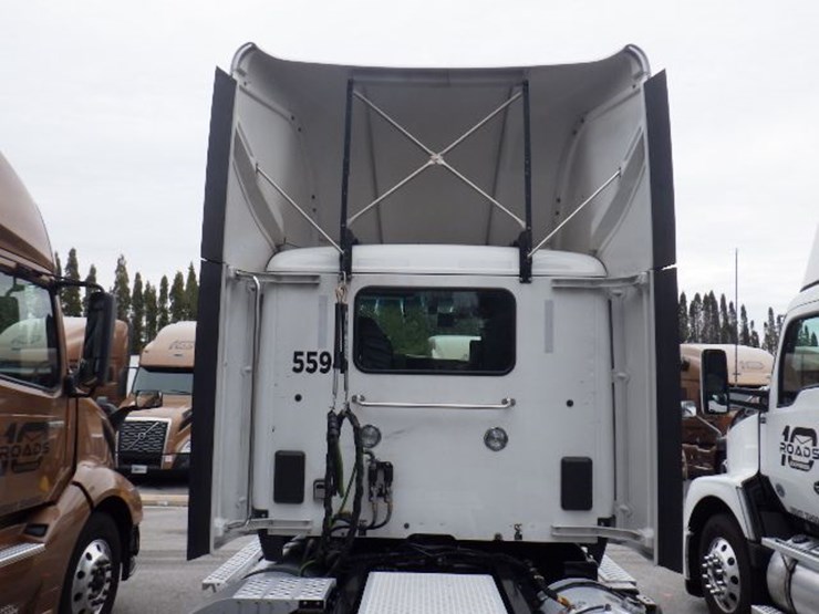 2024-kenworth-t680-image-14