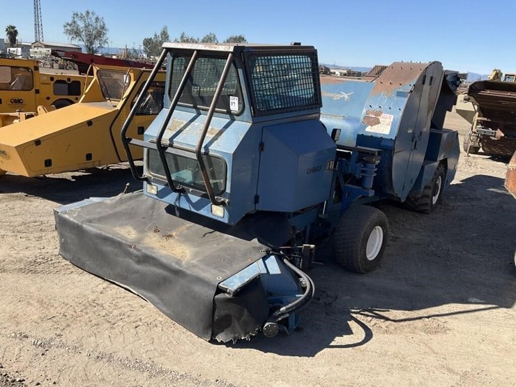 weiss-mcnair-magnum-x-s.p.-nut-harvester,-diesel-image-3