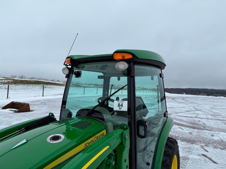 john-deere-3033r-image-16