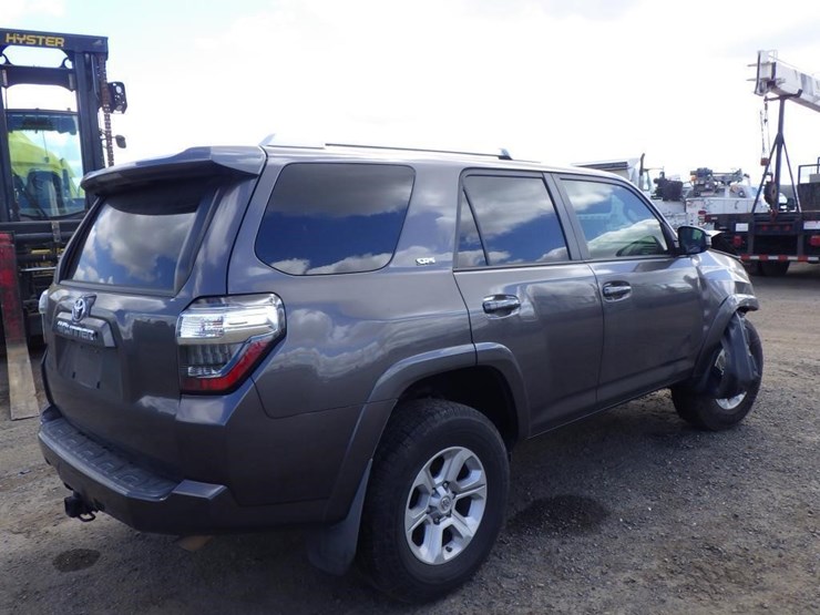 2016-toyota-4-runner-image-3