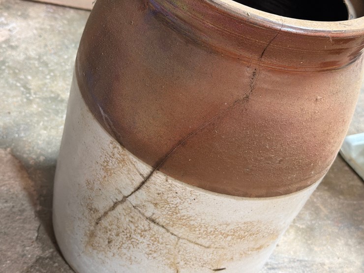 #86-•-crock-has-cracks-image-4