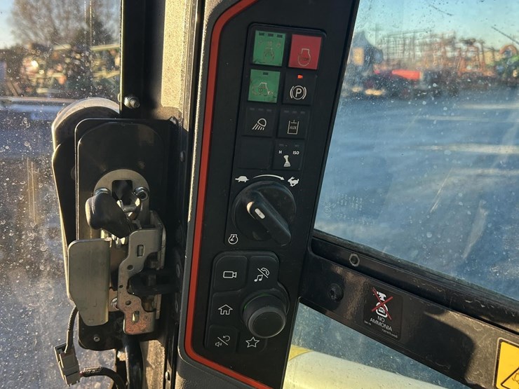 2022-bobcat-t76-image-13