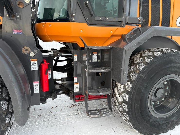 2023-case-621g-xr-image-15