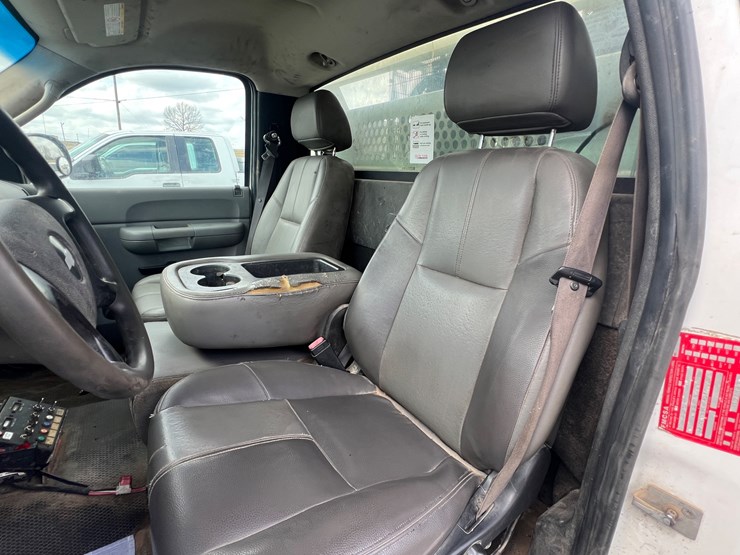 2009-chevrolet-2500-image-27