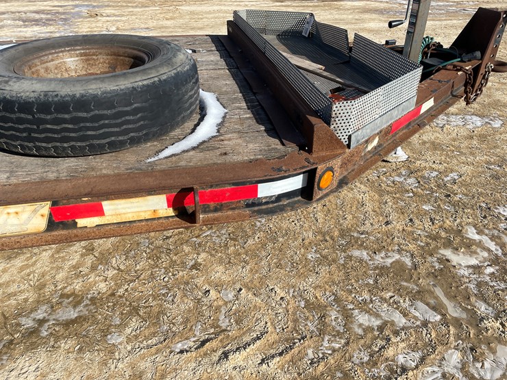 #300-•-2005-towmaster-dual-axle-trailer-(sells-with-no-title)-image-28