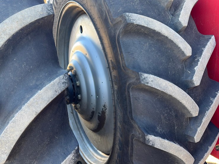 2012-case-ih-steiger-350-hd-tractor-image-28