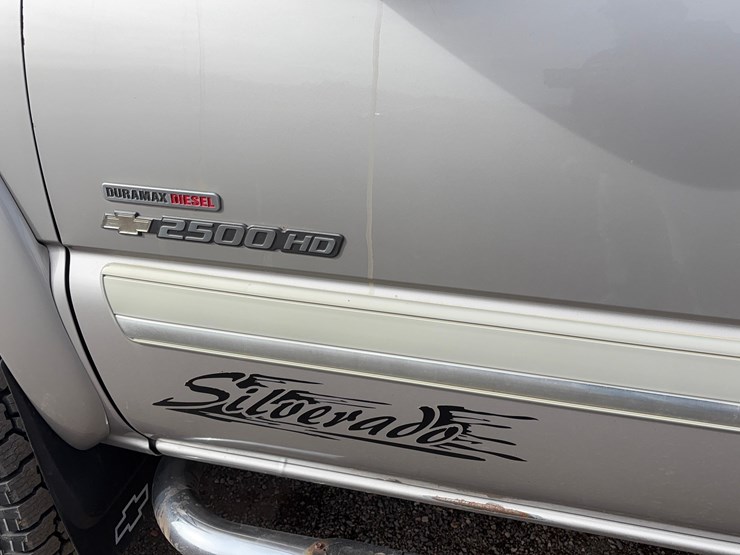 2004-chevrolet-2500hd-image-10