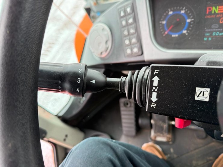 2018-doosan-dl250-5-image-66