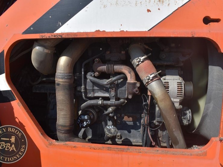 2015-sky-trak-8042-image-39