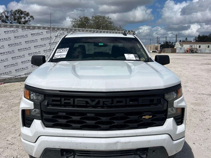 2023-chevrolet-silverado-1500-image-27