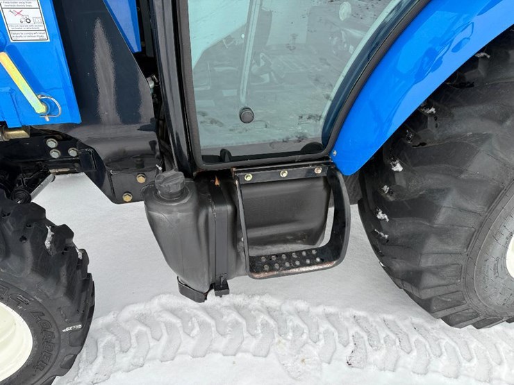 new-holland-boomer-37-image-11